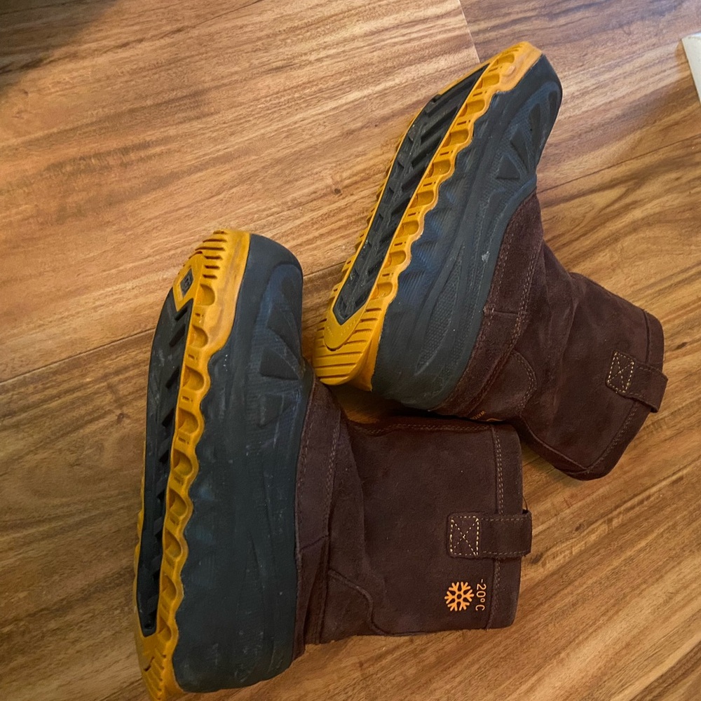 Youth unisex UGG Brown and Orange Winter Boots 2Y